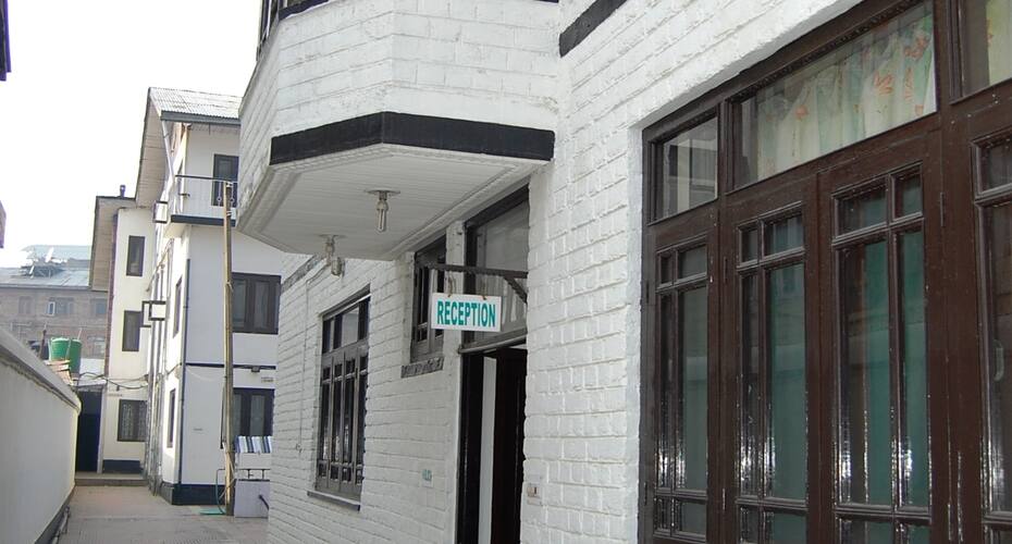 Hotel New Metro, Srinagar 4